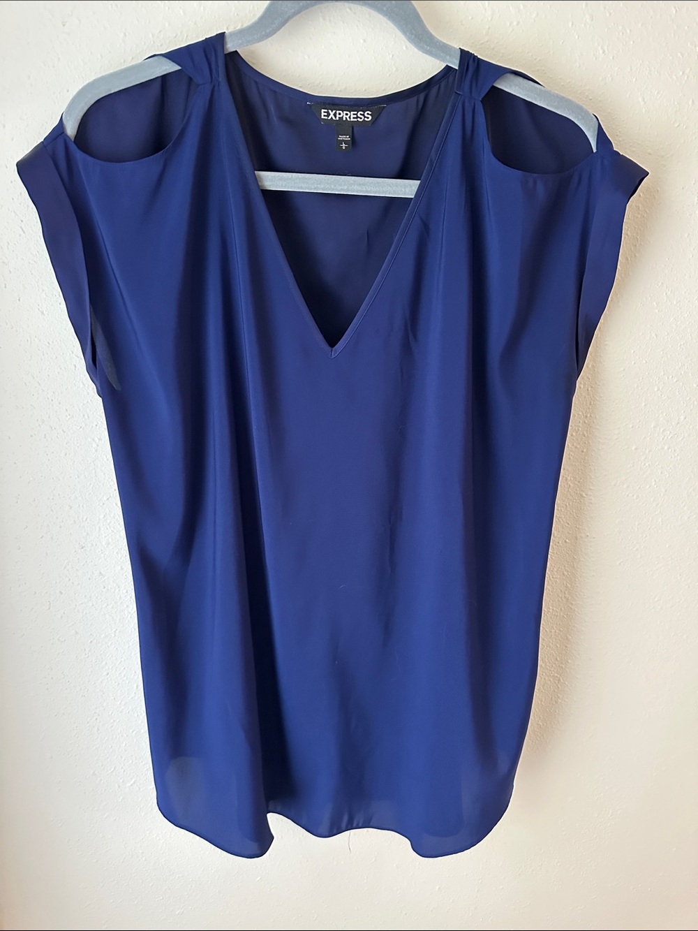 Express Women's Navy Blue Cold-Shoulder V-Neck Blouse
